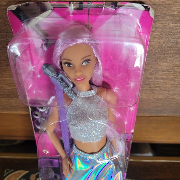 Barbie 2018 Pop Star Barbie You Can Be Anything! - Picture 13 of 14
